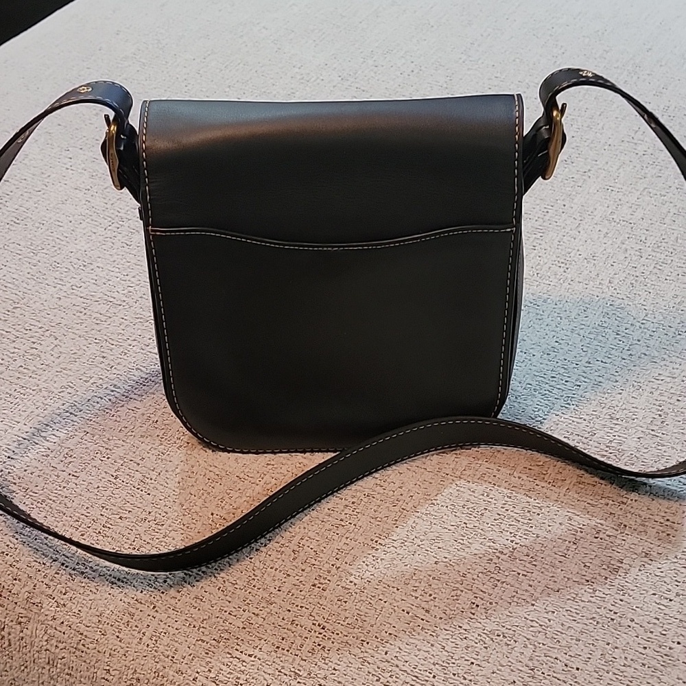 Coach Courier Brown Leather Shoulder Bag with Equestrian-Inspired Design - Picture 5 of 7